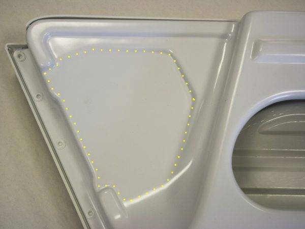 Gabarit pour des serrures sur des portes de Méhari