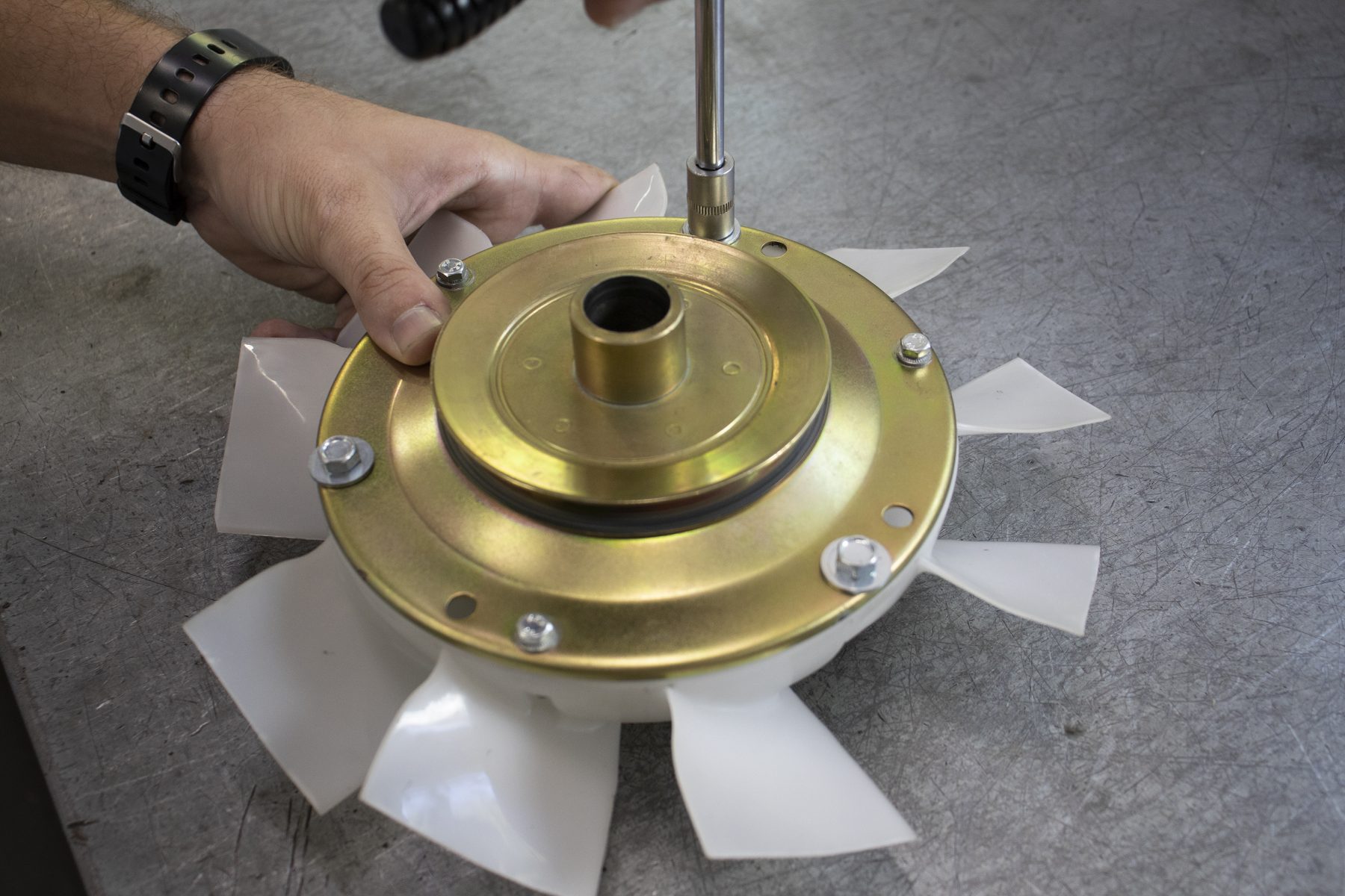 Hélice du ventilateur de refroidissement moteur Ford Galaxy wa6 2.0